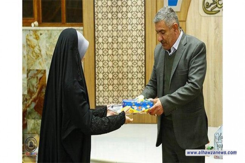 أمانة مسجد الكوفة تكرم حافظات القرآن الكريم من دورة الرسول الأعظم (ص)