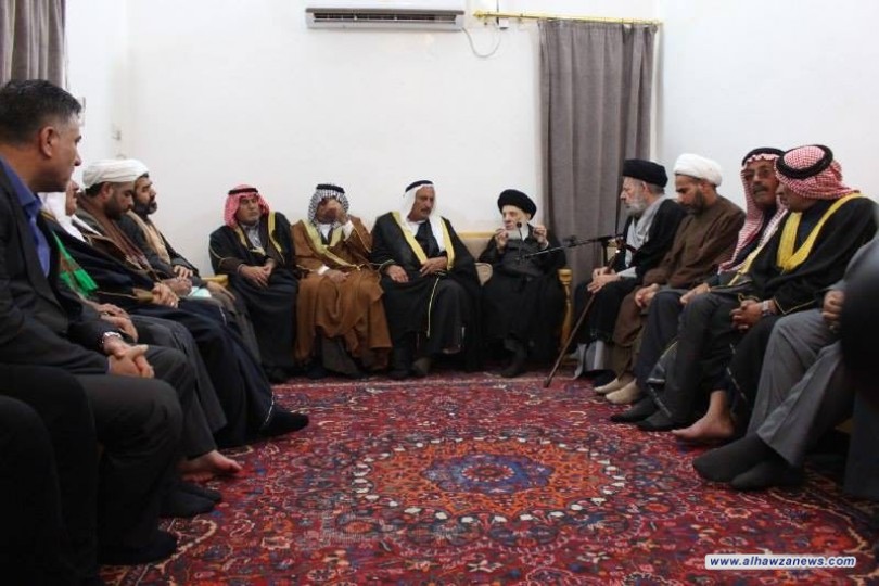 سماحة المرجع السيد الحكيم (مدّ ظله) يستقبل وفدا من شيوخ ووجهاء ورجال دين محافظة نينوى، ويدعوهم لأن يأخذوا دورهم ببث روح المحبة والانسجام والتواصل، ولكي لا تنخدع الأوساط الشعبية مرة اخرى بالأفكار الدخيلة