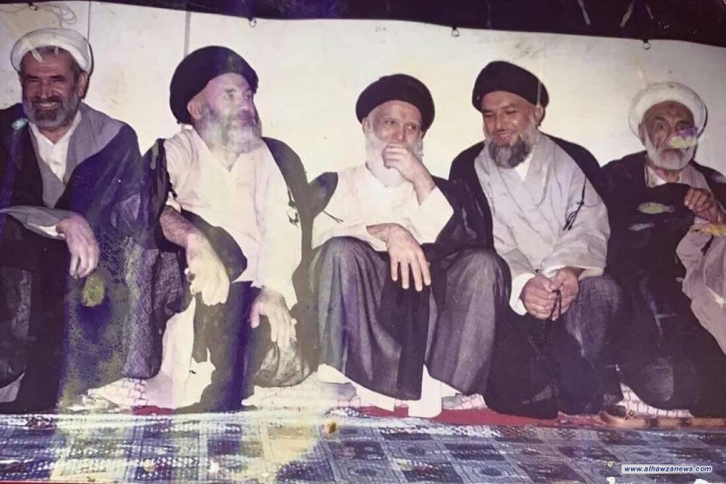 صورة نادرة يظهر فيها السيد الشهيد الصدر الثاني قدس والشيخ المرحوم باقر شريف القرشي