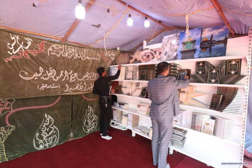 معرض العتبة العسكرية المقدسة يكمل استعداداته على طريق الزائرين الوافدين لزيارة الامام الحسين (عليه السلام).