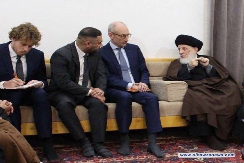  سماحة المرجع السيد الحكيم (مد ظله) يوضح للسفير الهولندي دور المرجعية بترسيخ المفاهيم الدينية والإنسانية الصحيحة في المجتمع بالتسامح والاعتدال والحوار الهادئ ونبذ كل اشكال العنف