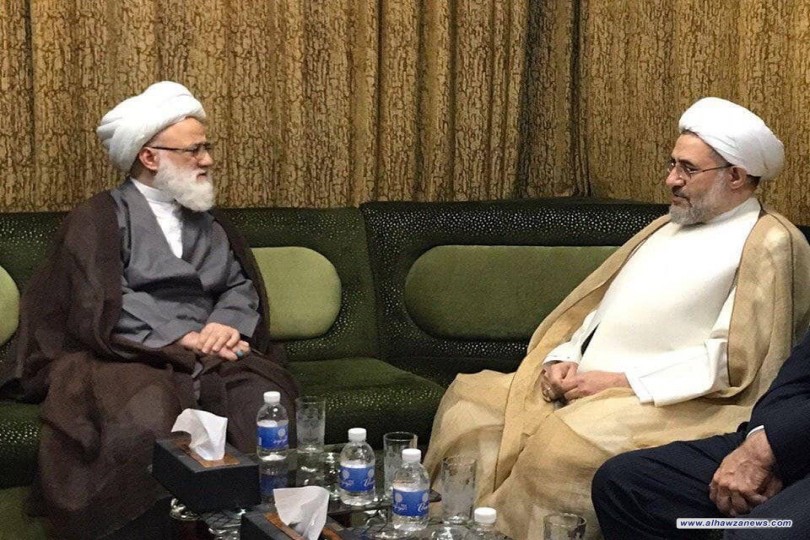 المرجع اليعقوبي يستقبل في مكتبه بمدينة النجف الاشرف آية الله الشيخ الأراكي