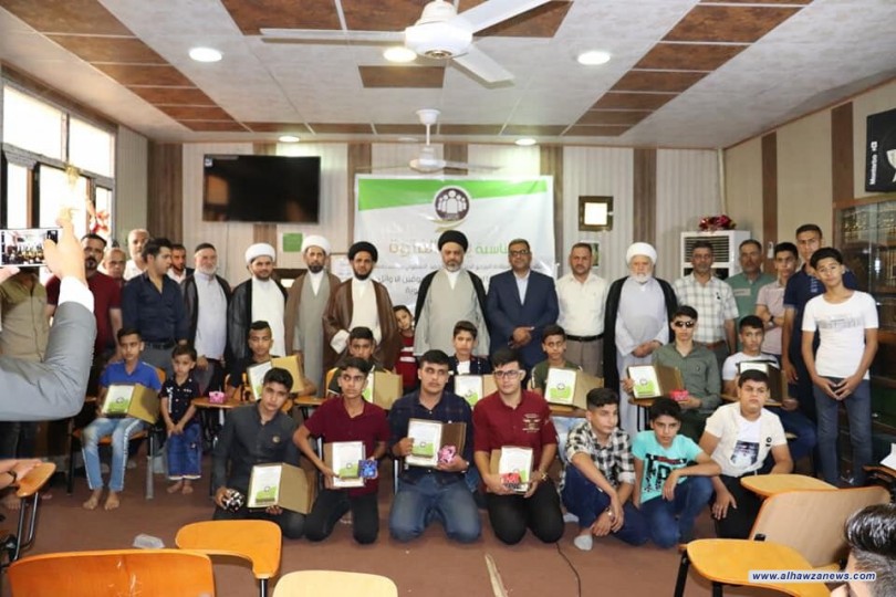 مكتب المرجعية يكرم المتفوقين من طلبة الصفوف غير المنتهية 