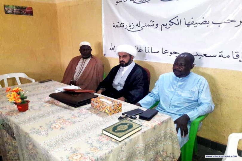 ممثل المرجع اليعقوبي' دام ظله ' في دولة بوركينا فاسو يلتقي بجمع من الاساتذة وطلبة الحوزة العلمية .